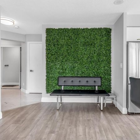 2 Bedroom Waterfront Condo Downtown W/ Free Parking Toronto Exteriér fotografie