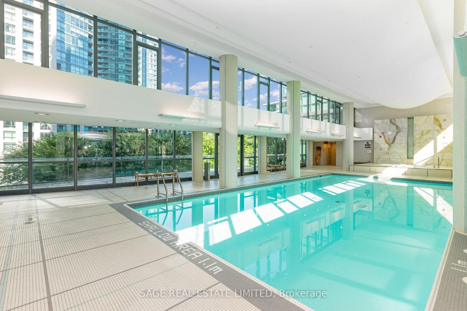 2 Bedroom Waterfront Condo Downtown W/ Free Parking Toronto Exteriér fotografie
