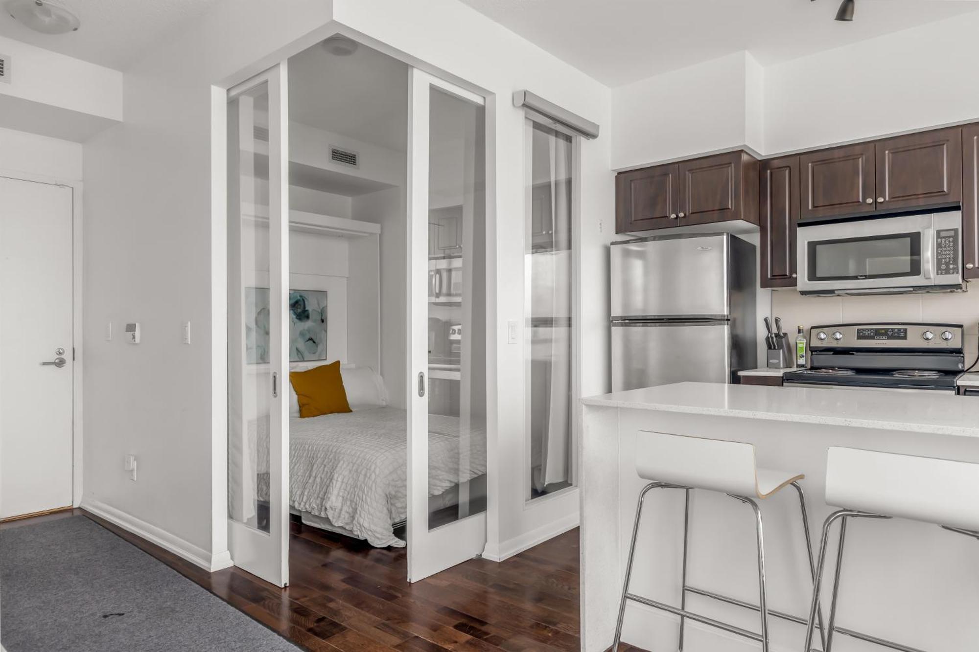 2 Bedroom Waterfront Condo Downtown W/ Free Parking Toronto Exteriér fotografie