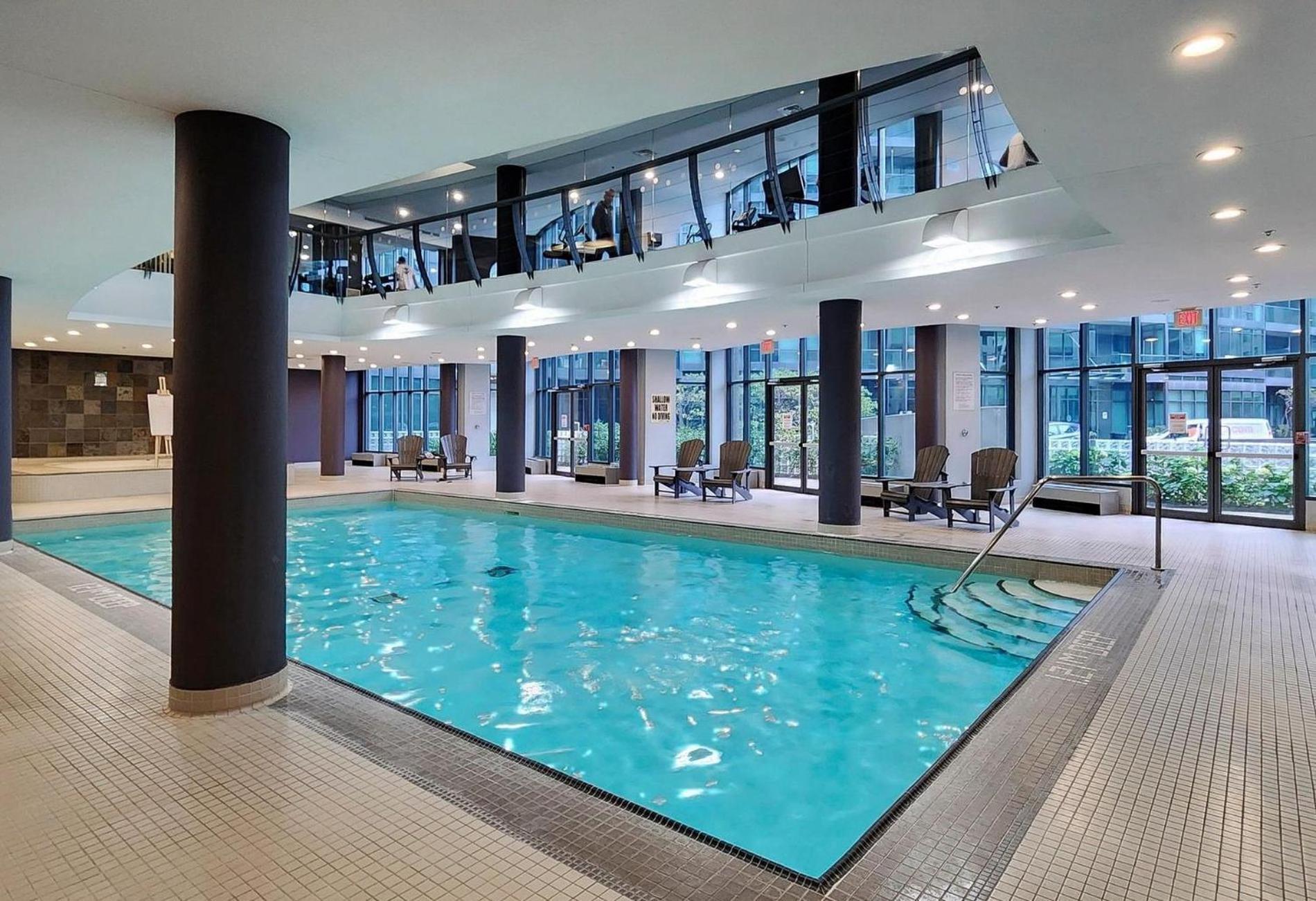 2 Bedroom Waterfront Condo Downtown W/ Free Parking Toronto Exteriér fotografie