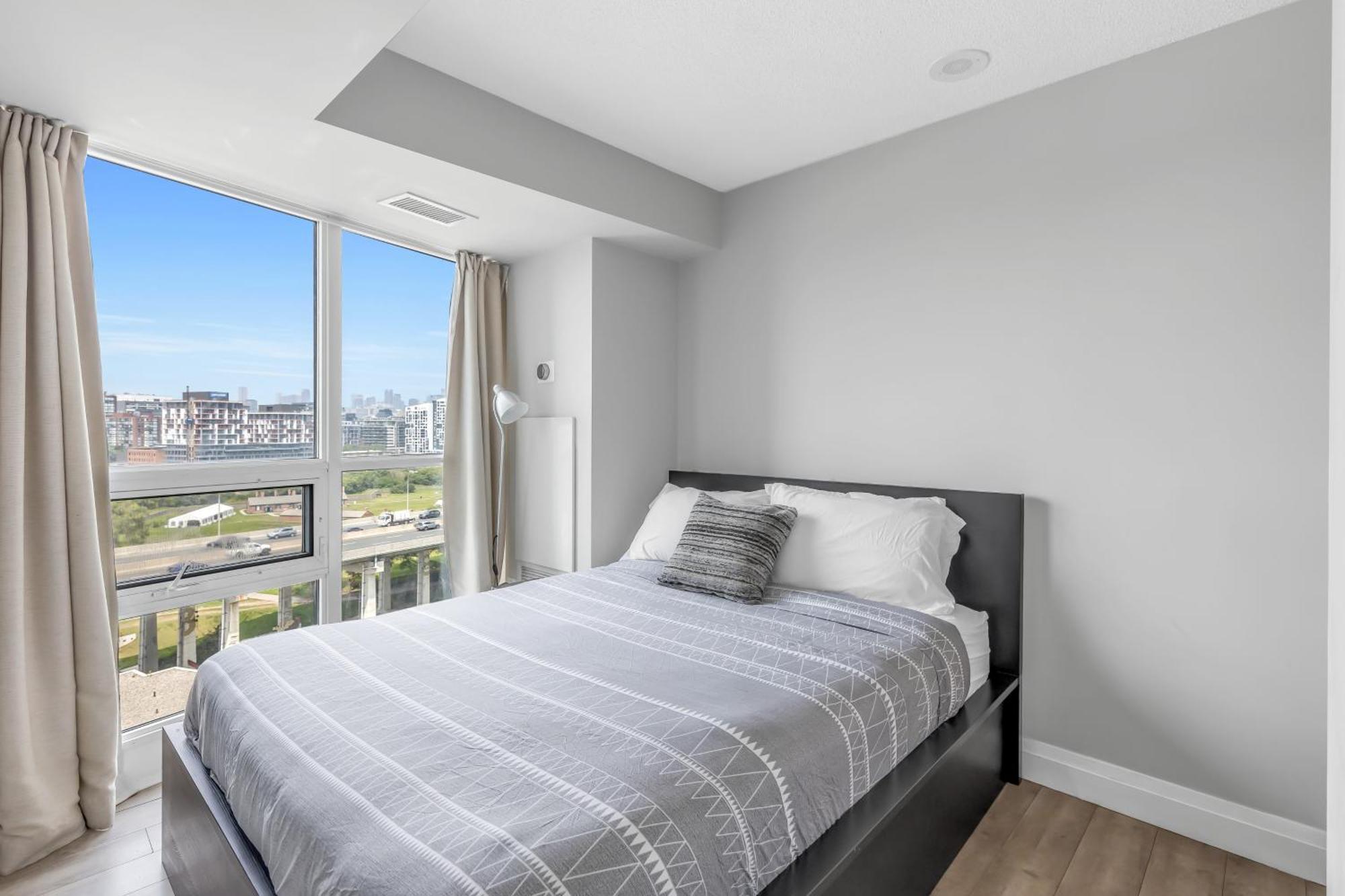 2 Bedroom Waterfront Condo Downtown W/ Free Parking Toronto Exteriér fotografie