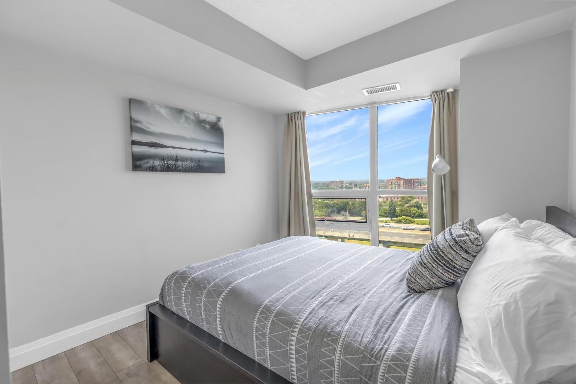 2 Bedroom Waterfront Condo Downtown W/ Free Parking Toronto Exteriér fotografie